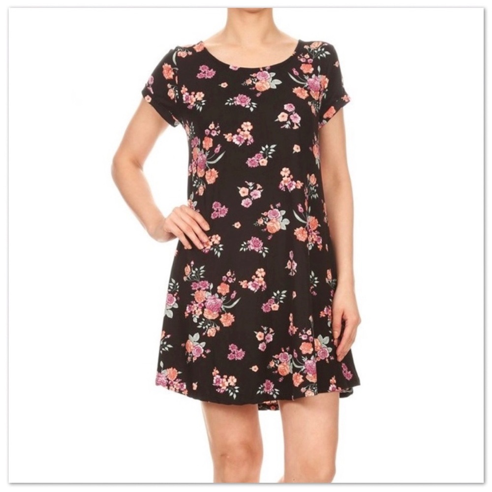 🌸 Short Floral Dress w/ Back Strap Detail! 🌸